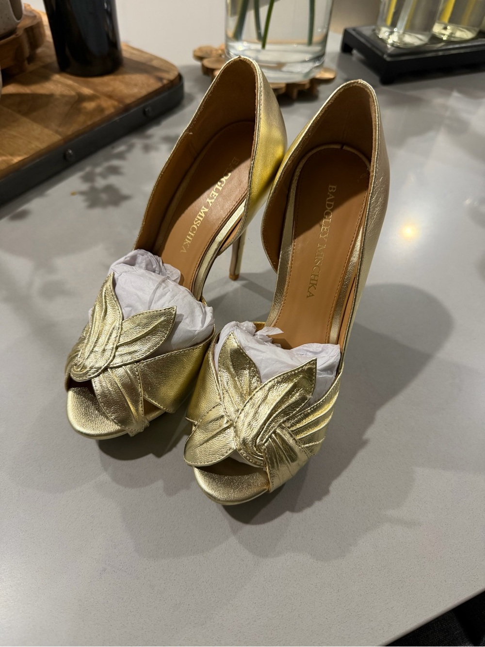 Badgley Mischka Metallic Gold Decorative Leaf Peep-Toe Heels